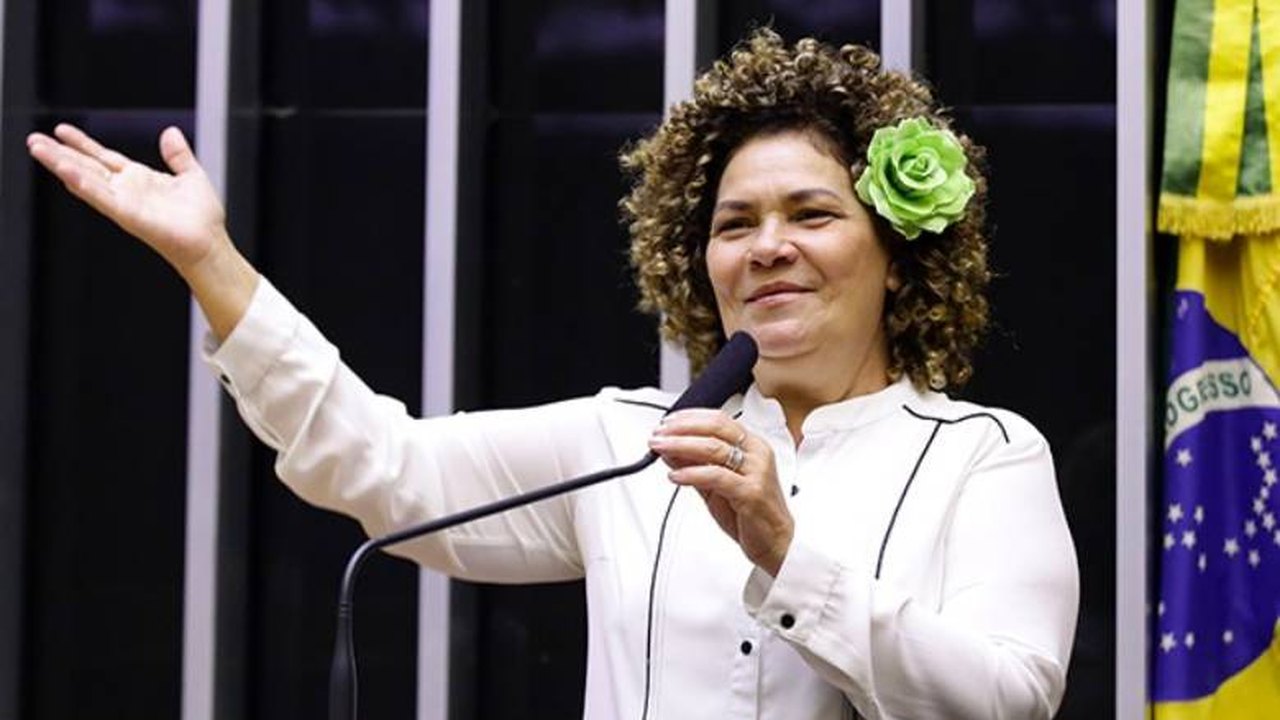 Oposição faz apelo para adiamento de votação de PEC dos precatórios