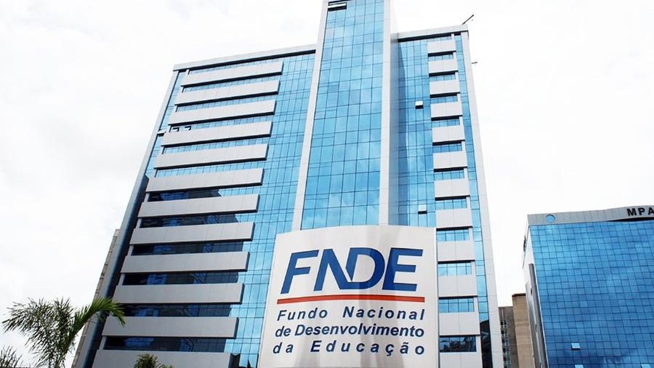 Frente de Educação pede acesso a relatórios que indicam distorções no FNDE