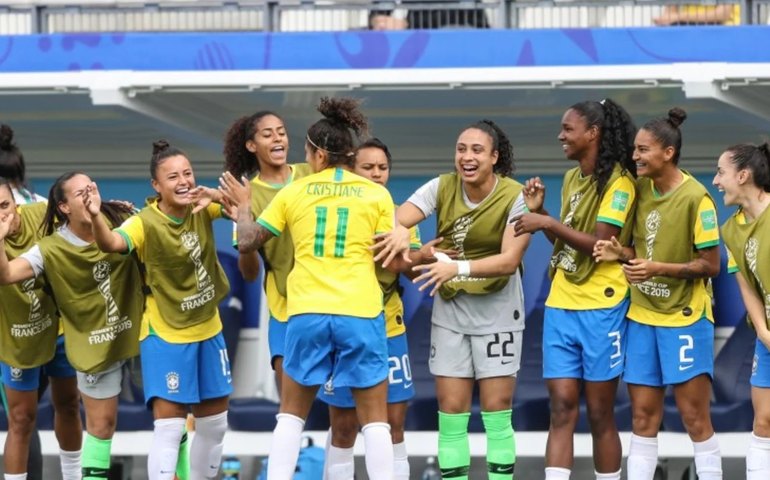 Seleção brasileira feminina adota ´espírito de decisão` após goleada