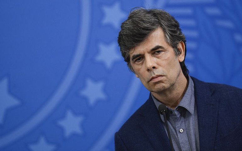 Após saída de Teich, bairros do Rio registram panelaço e xingamento a Bolsonaro