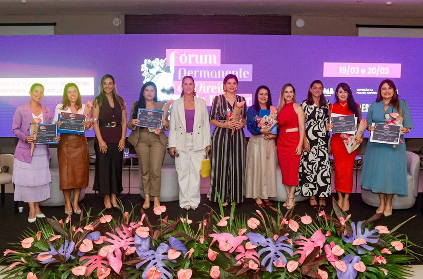 Juízas Eliana Machado e Nirvana Melo e diretora Paula Lopes palestram em Fórum Permanente de Direito da Mulher, na OAB