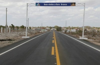 Governador inaugura mais de três quilômetros de rodovia em Ouro Branco
