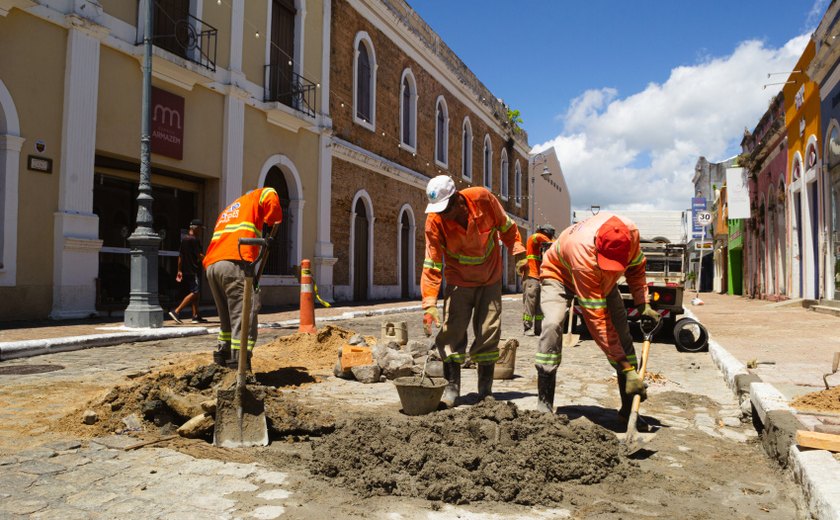 Seminfra identifica ligações clandestinas de esgoto em bairro histórico
