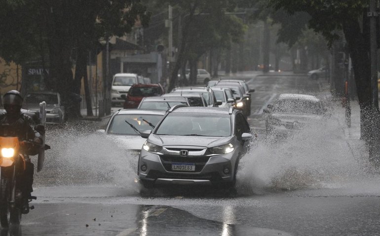 Chuvas fortes: gabinete de crise monitora cidades do Rio de Janeiro