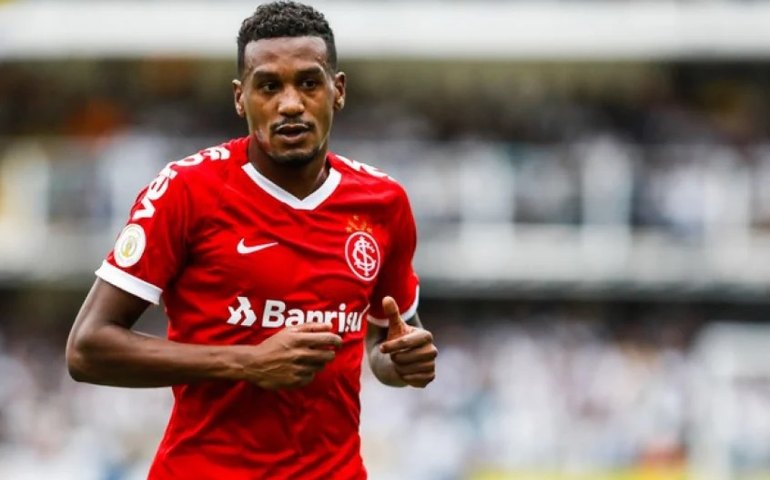 Atlético-MG anuncia a contratação do &#8216;super-herói&#8217; Edenilson, ex-Internacional