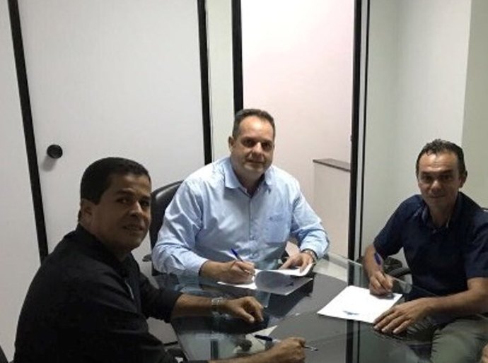 Prefeitura de Anadia assina convênio para emissão de Carteira de Trabalho