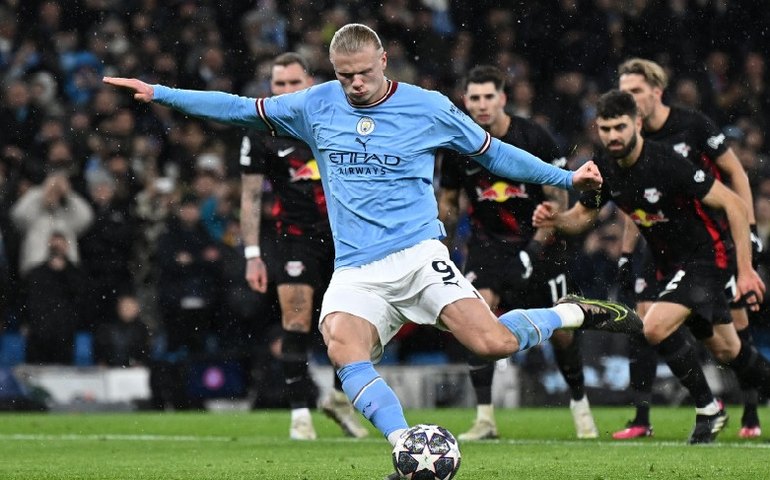 Haaland faz história com 5 gols e City avança às quartas da Liga dos Campeões