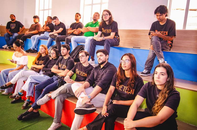 Instituto Vertex amplia OxeTech Academy e abre vagas de instrutores com remuneração de até R$4 mil