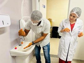 Lavar as mãos é gesto simples que previne doenças e salva vidas, orienta enfermeira do HRPI