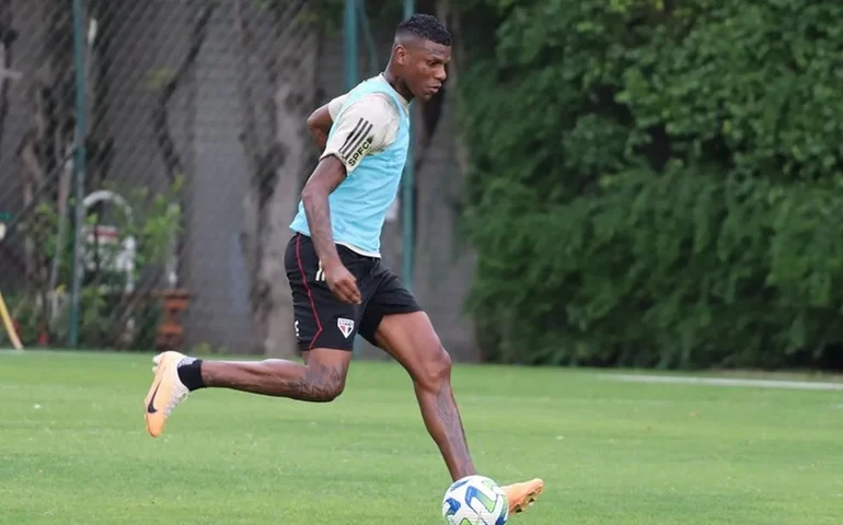 Arboleda e Luan treinam normalmente e devem reforçar São Paulo contra Cruzeiro