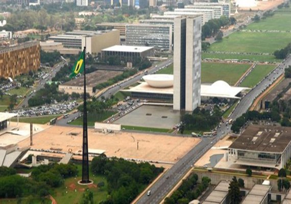 Em 2016, custo com serviços relacionados a carros oficiais foi de R$ 1,6 bi