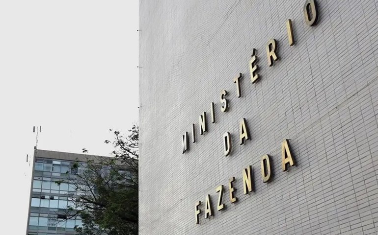 Fazenda anuncia em abril pacote de crédito com foco em consignado, PPPs e Lei de Garantias