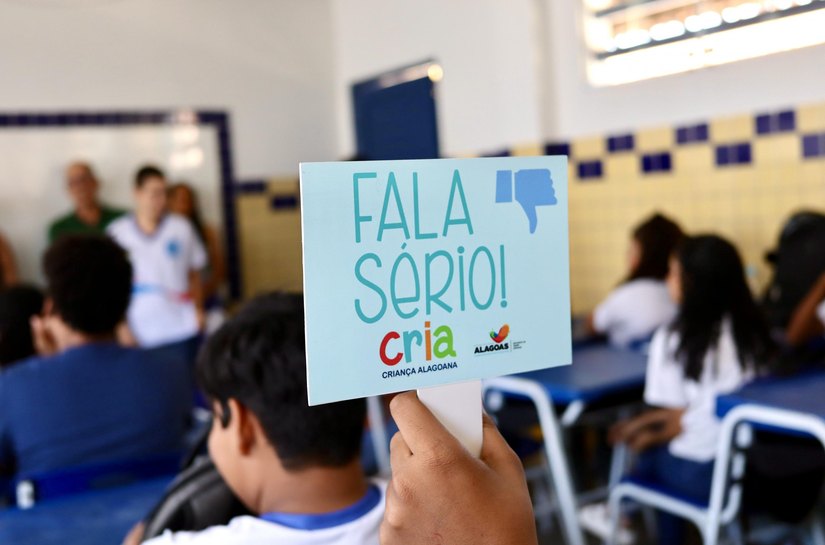 Cria promove roda de conversa sobre saúde reprodutiva com adolescentes da rede pública