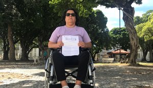 mulher perde cadeira de rodas ao ser assaltada