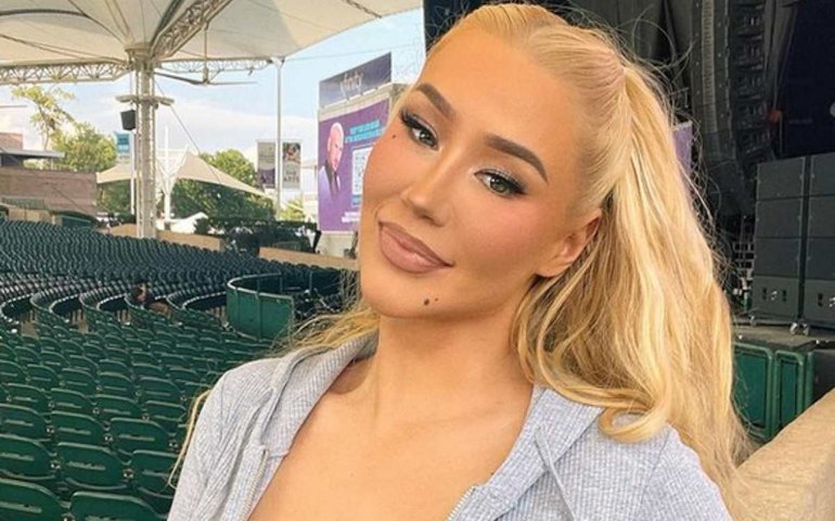 Iggy Azalea anuncia vinda ao Brasil: 'Desta vez estou arrasando'
