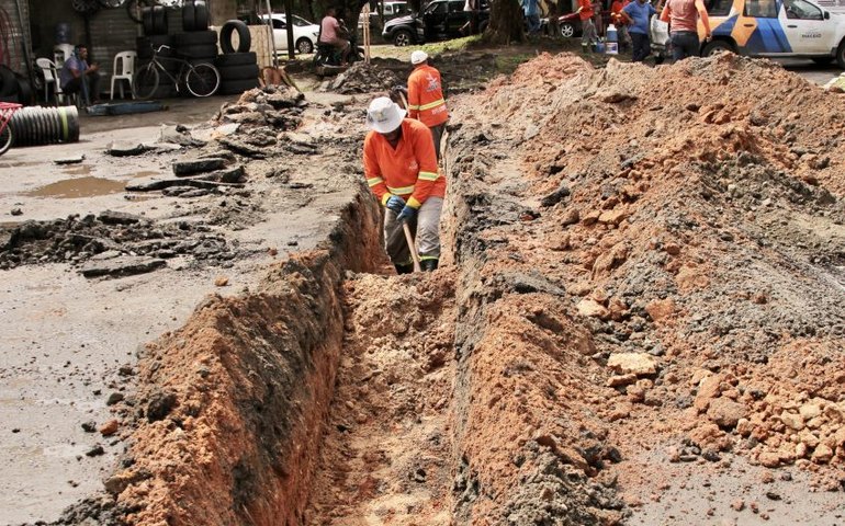 Após inspeção, Seminfra identifica galeria danificada e inicia troca de tubulação no Dique Estrada