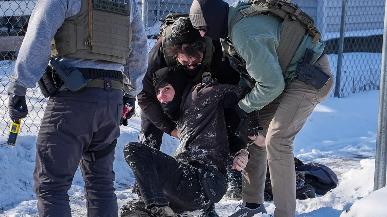Advogado do governo é afastado de sua função na área de imigração em Minnesota após dizer a um juiz: 'Este trabalho é péssimo'
