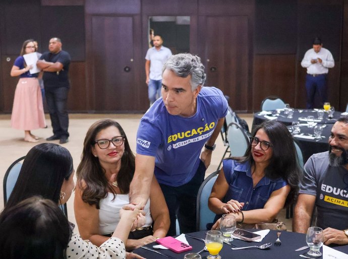 Rafael Brito celebra sanção da isenção do Imposto de Renda e destaca ganhos para os professores