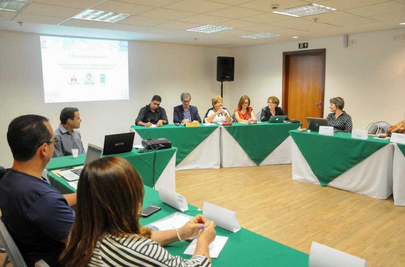 Prefeitura de Maceió e parceiros discutem avanços na Educação
