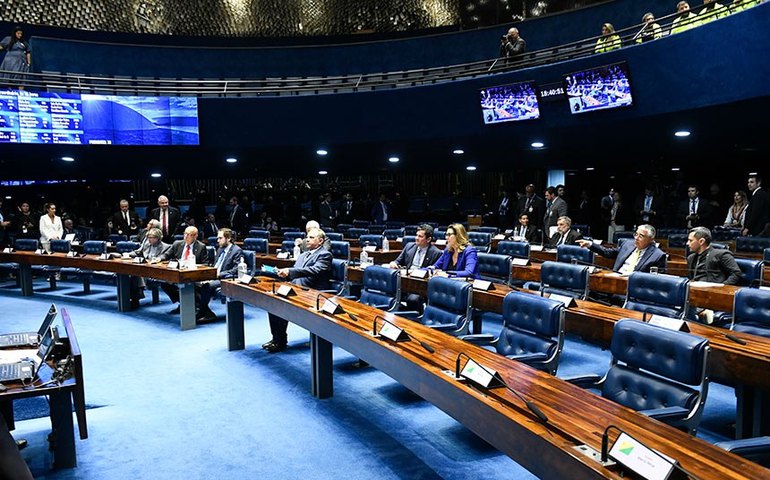 Plenário aprova urgência para projeto sobre certificação digital