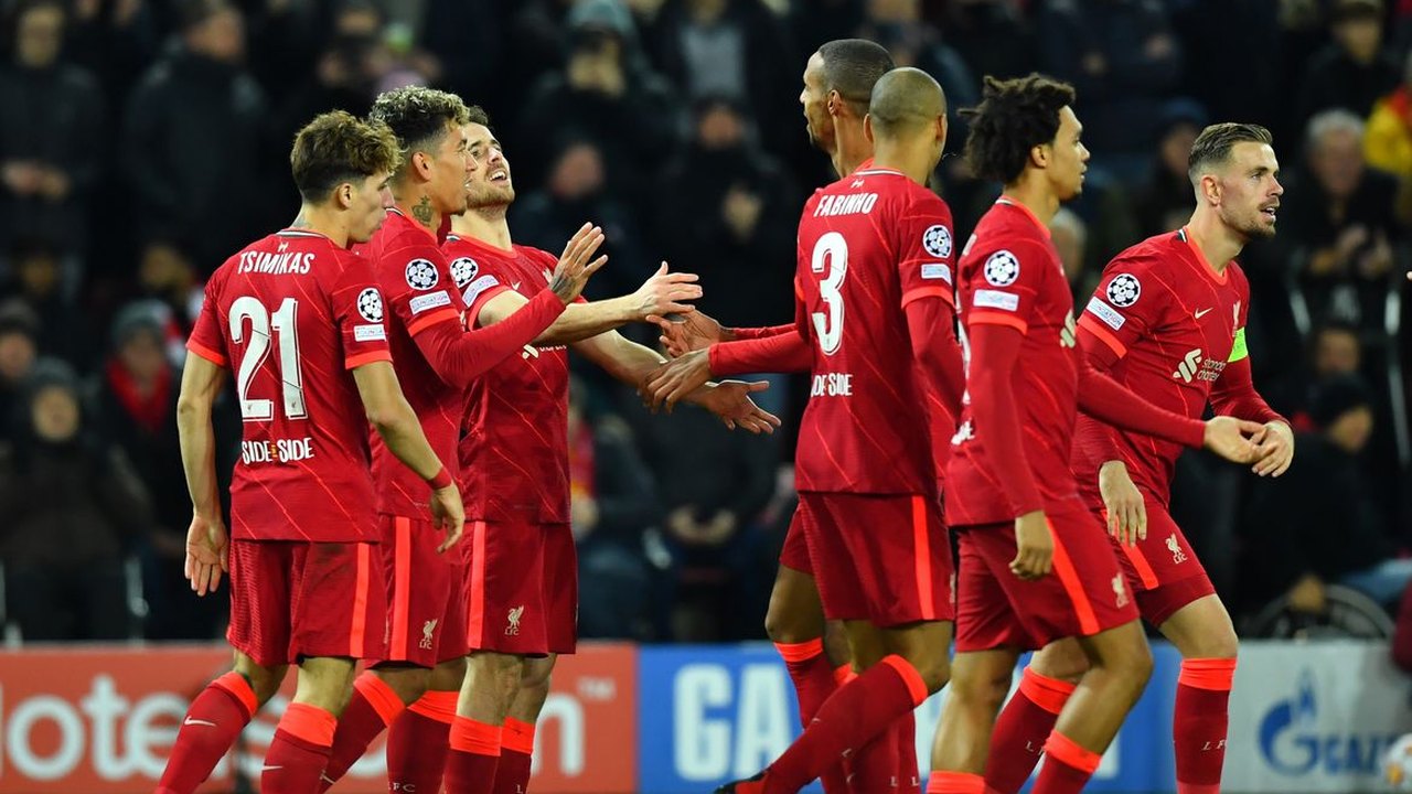 Liverpool empata com Manchester United e vê Arsenal assumir a liderança do Inglês