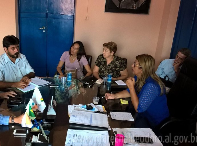 Associação no Francês se reuniu com Prefeita e Secretários