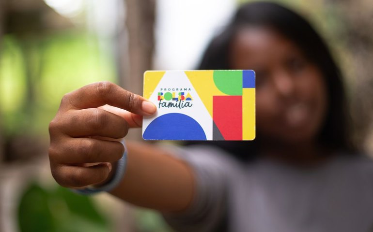 Caixa paga Bolsa Família a beneficiários com NIS de final 4