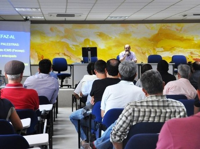 Servidores fazendários recebem atualização em legislação tributária