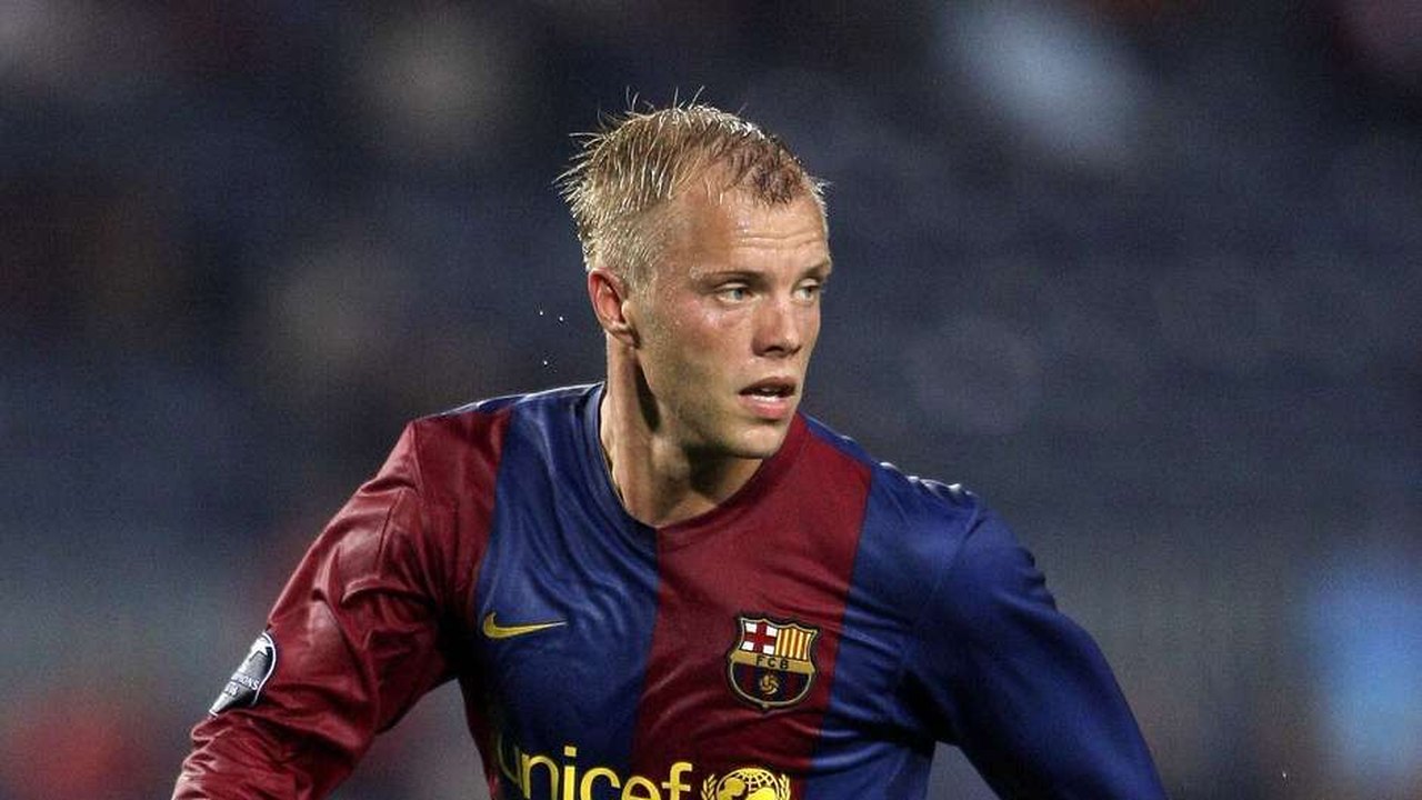 Ex-atacante do Barça se oferece para jogar na Chapecoense