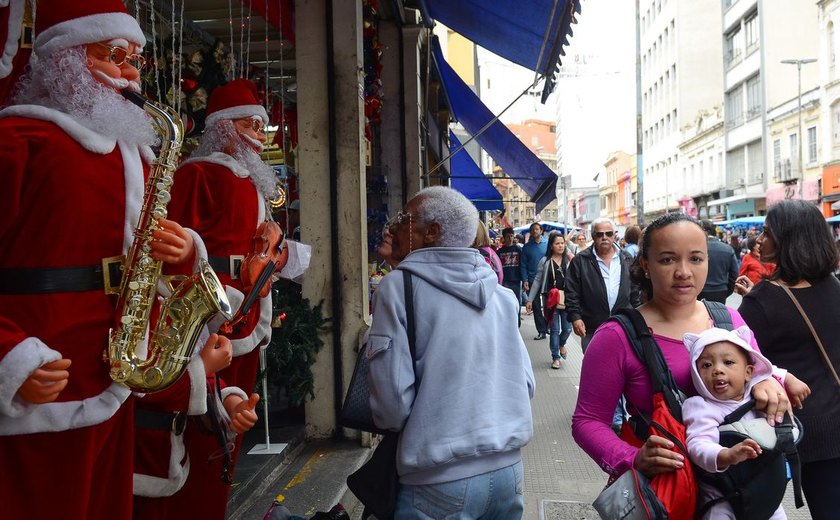 Mais paulistanos pretendem dar presentes neste Natal, diz FecomercioSP