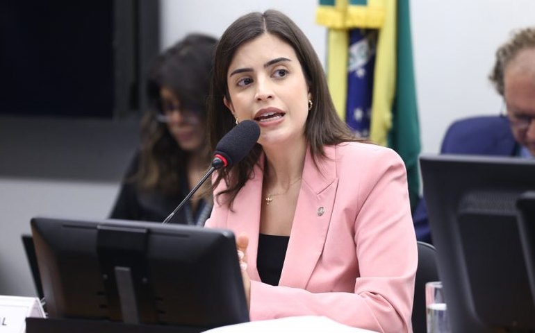 Comissão aprova projeto que obriga indicar se registro de violência partiu da escola