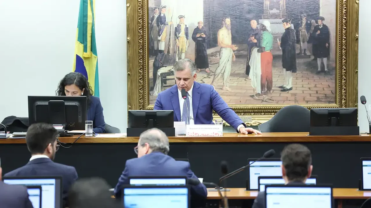 CCJ da Câmara aprova fim da aposentadoria como punição para juízes