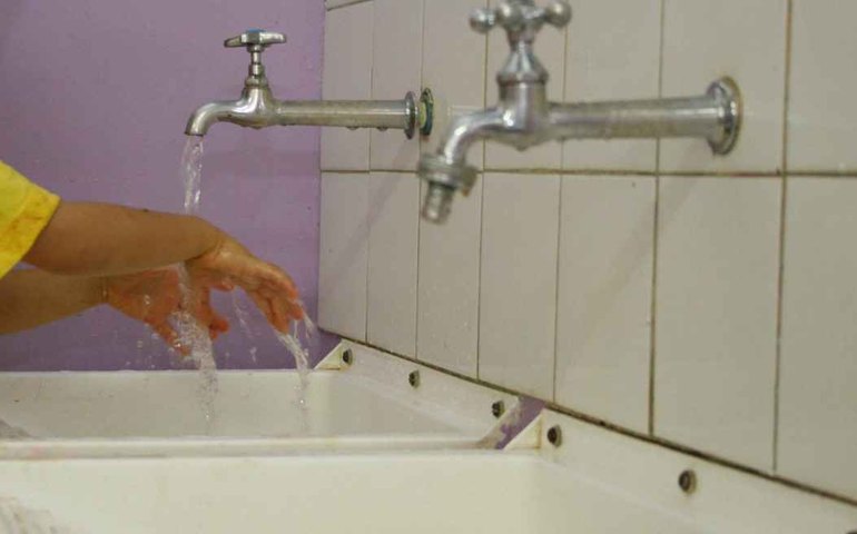 Prefeitura adere ao programa “Uma mão, outra mão” de lavagem de mãos e higiene para estudantes da Rede Municipal de Ensino