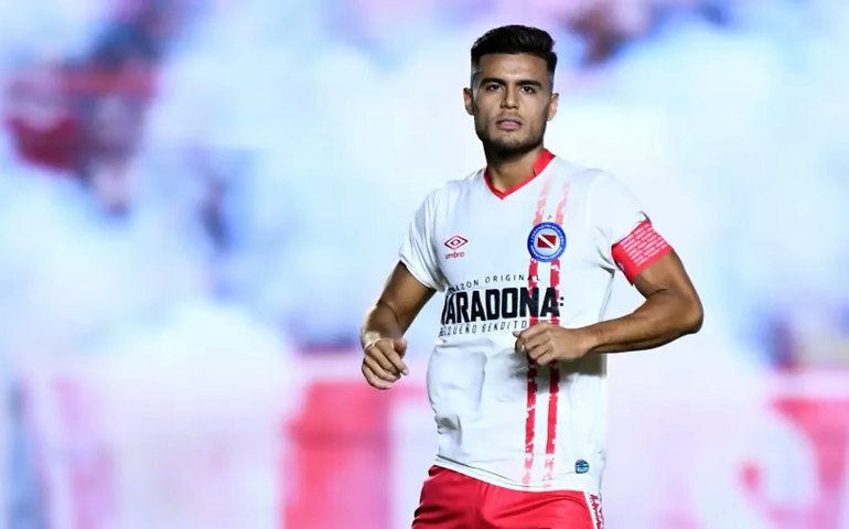 Fausto Vera tem nome publicado no BID e é anunciado como reforço do Corinthians