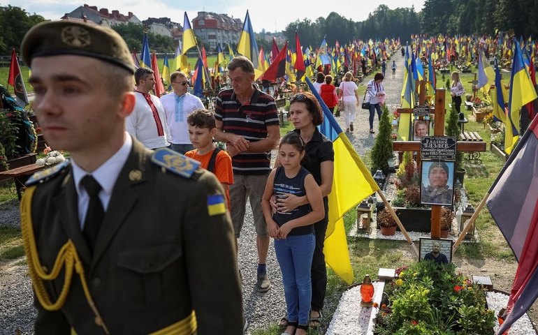 Dia da Independência: Zelenskiy reúne ucranianos 18 meses após invasão