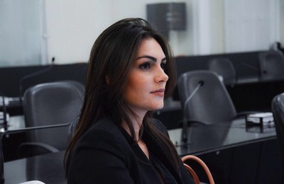 Indicação de Thaise Guedes prevê transporte para pessoas com deficiência em tratamento médico 