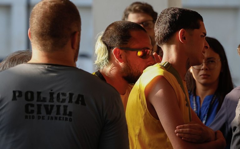 Justiça do Rio manda soltar 10 torcedores do Peñarol