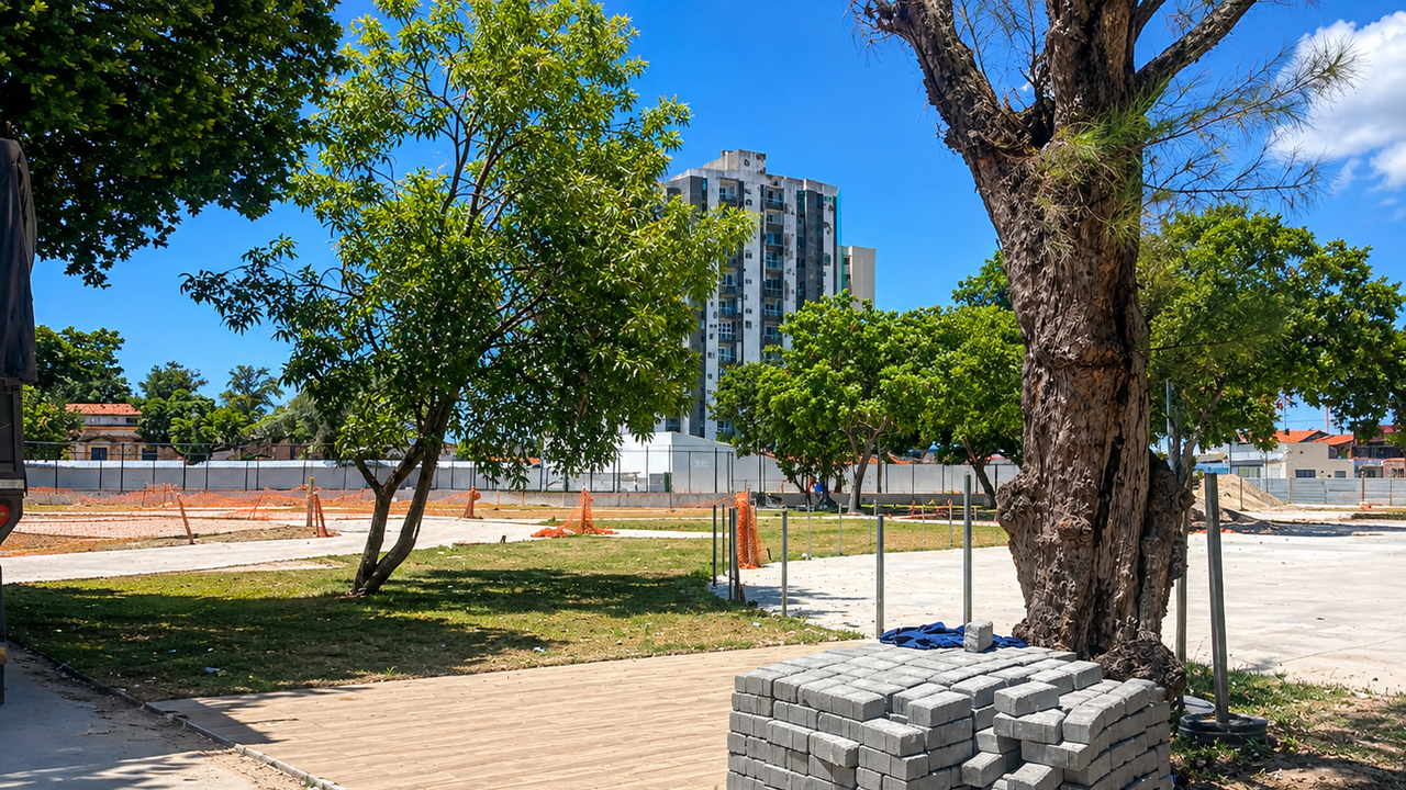 Obras de requalificação da Praça da Faculdade avançam para reta final