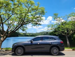 Mercedes-Benz GLC 300 4MATIC AMG Line entrega conforto para todos os ocupantes - Sérgio Dias (19).jpeg 