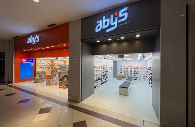Aby’s Calçados reinaugura loja no Shopping Jardins com conceito inédito e chega ao segmento esportivo em Sergipe