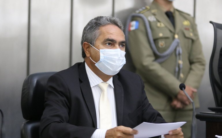 Lei facilita aquisição de armas de fogo por integrantes da segurança pública de Alagoas