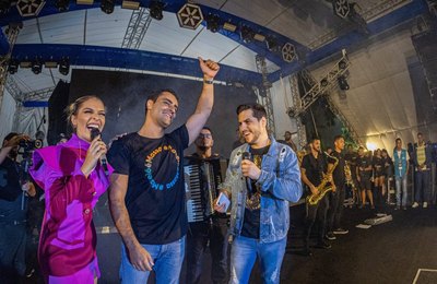 Prefeito JHC abre as festividades do maior São João do Litoral do Brasil, no Benedito Bentes