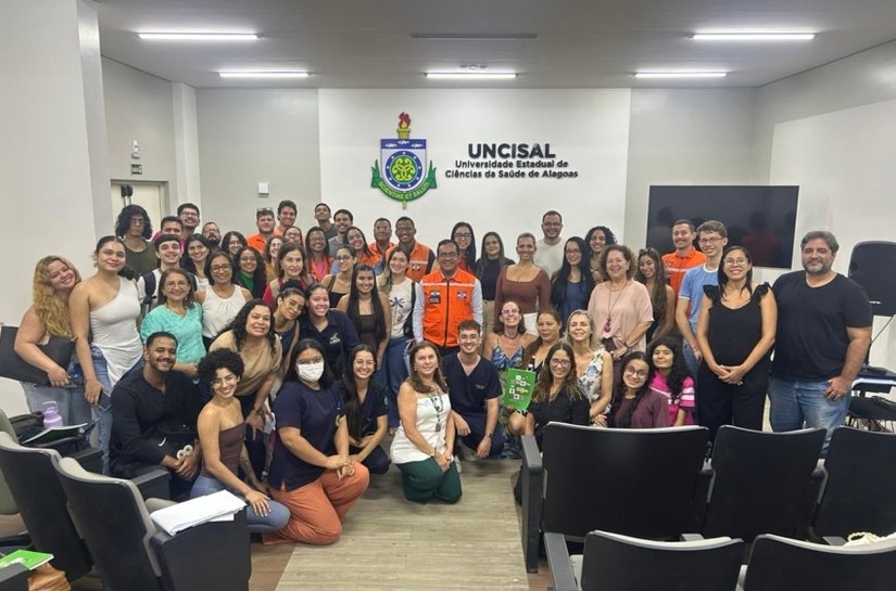 Estudantes aprendem como funciona o monitoramento da Defesa Civil de Maceió