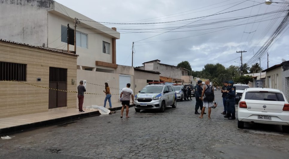 Tatuador é morto a tiros na porta de casa em Aracaju / Foto: Foto: Douglas Magalhães/TV Atalaia
