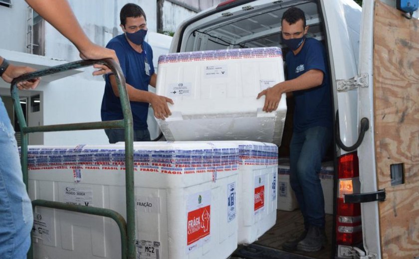 Alagoas recebe 51.930 novas doses de vacinas contra a Covid-19