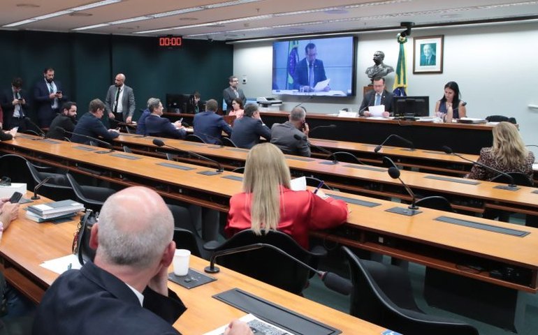 Comissão convoca Mauro Vieira para explicar atuação do Brasil no Oriente Médio