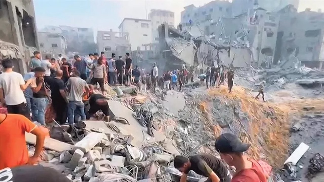 Carroça, ambulância e crianças: Imagens mostram momento em que estrangeiros deixam Gaza pela 1ª vez; veja