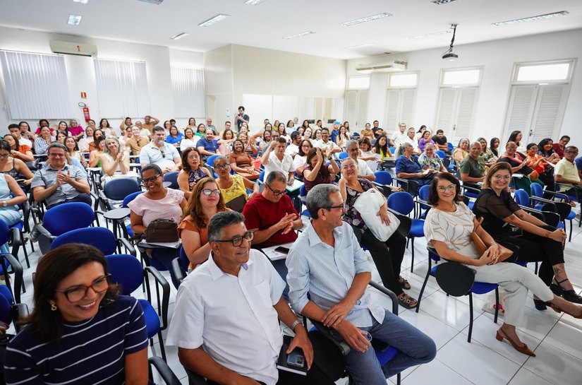 Sesau promove momento de integração dos servidores convocados de 2002