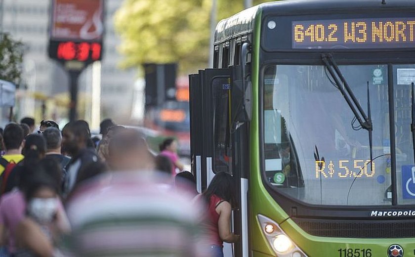 INSS estuda aceitar uso de transporte público como prova de vida