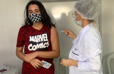 Mais de 16 mil adolescentes completaram a vacinação contra a Covid-19 em Maceió
